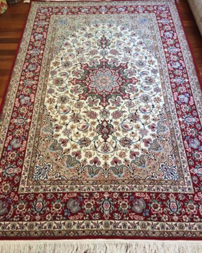 Fine Persian Isphahan rug